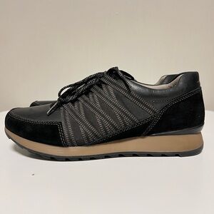 Dansko Gabi black leather lace up tennis shoes size EU 39 US 8.5-9
